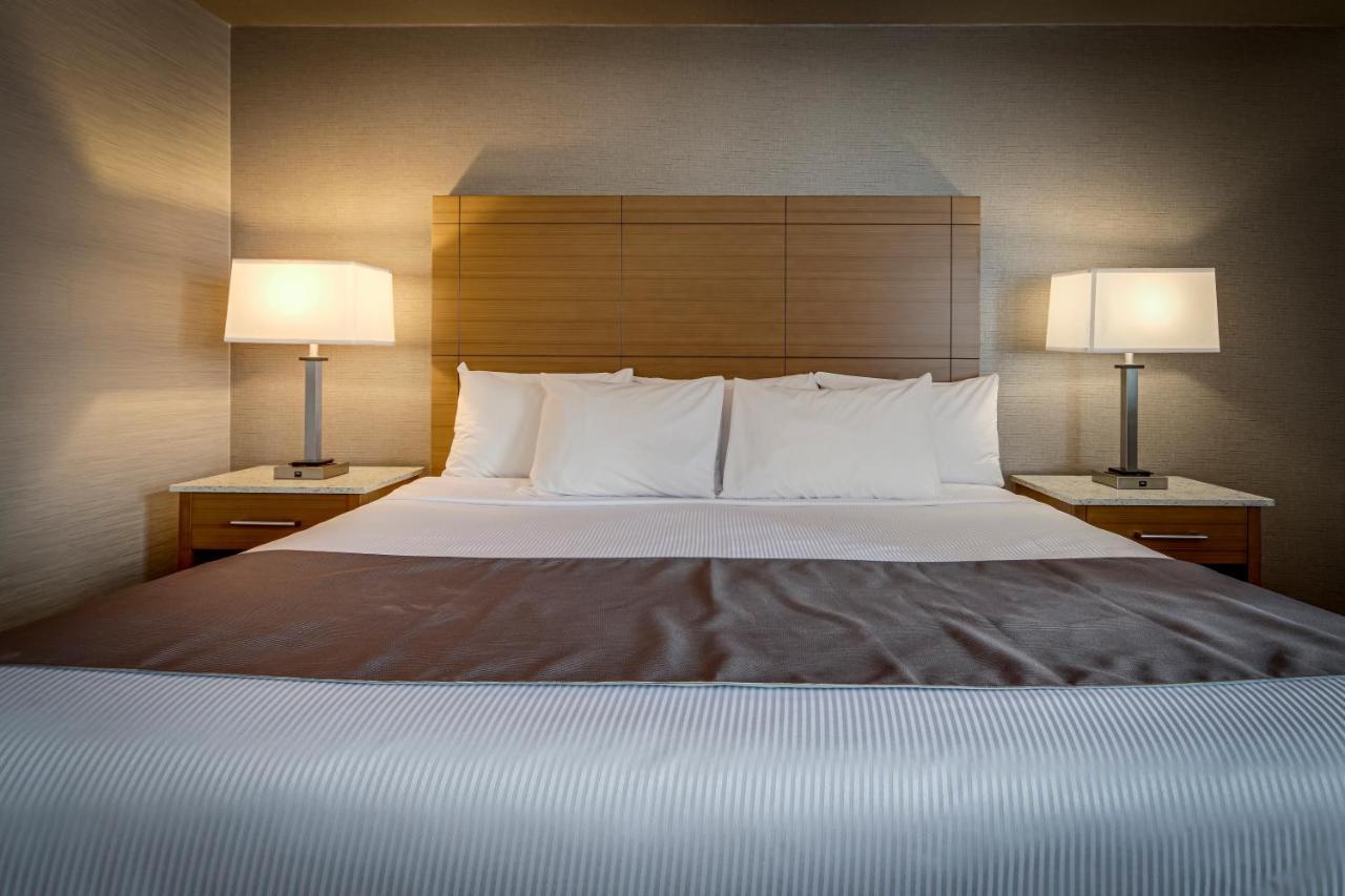 Monte Carlo Inn Vaughan Suites Eksteriør billede